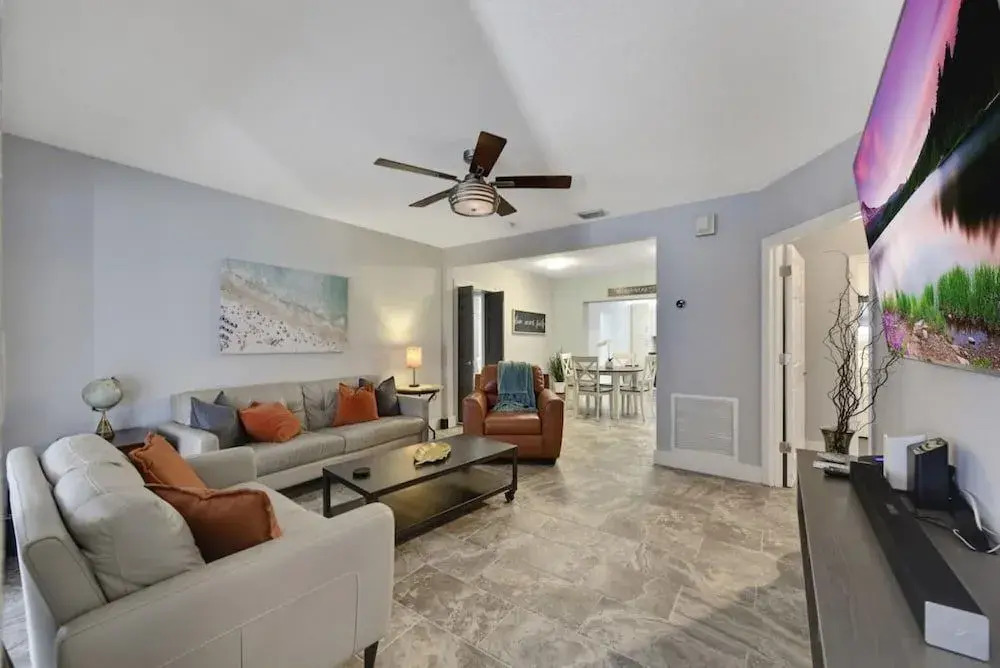 Private beautiful cabana pool home in SFL