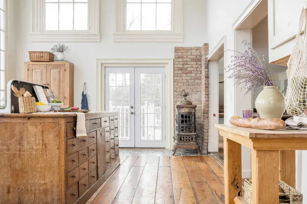 Historic & Secluded Estate on the Hudson River w/ Pool Sleeps 24 River House by Avantstay