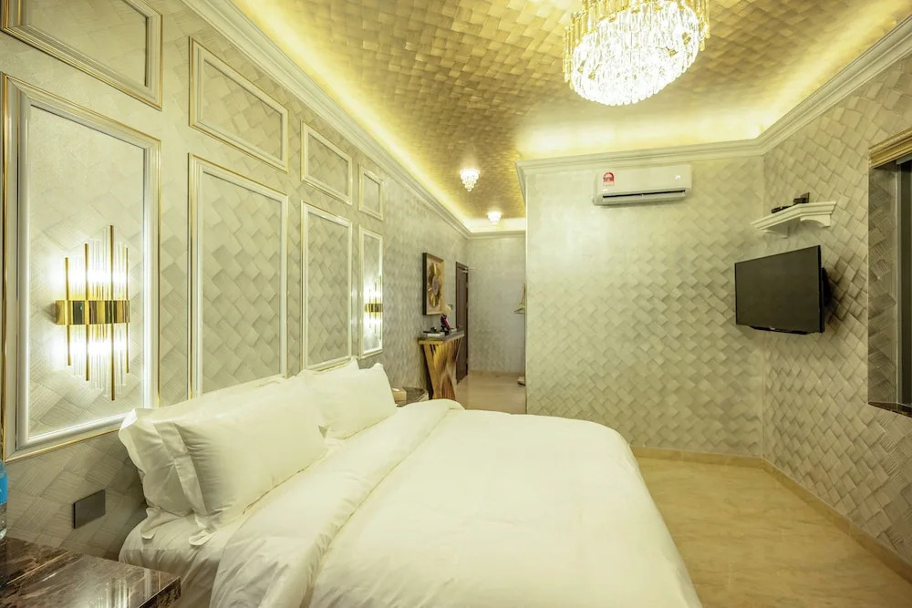 Ritz Residence - A Member of The Luxury Hotel Group