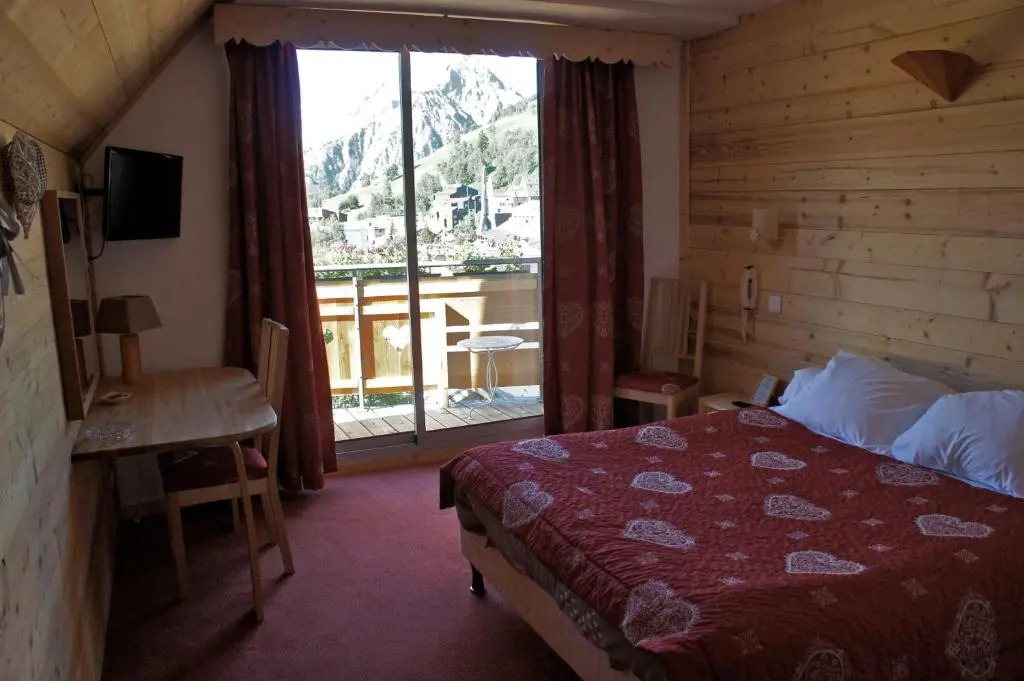 Hotel Adret