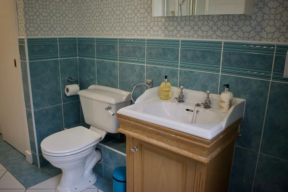 Spacious Cottage in Edinburgh