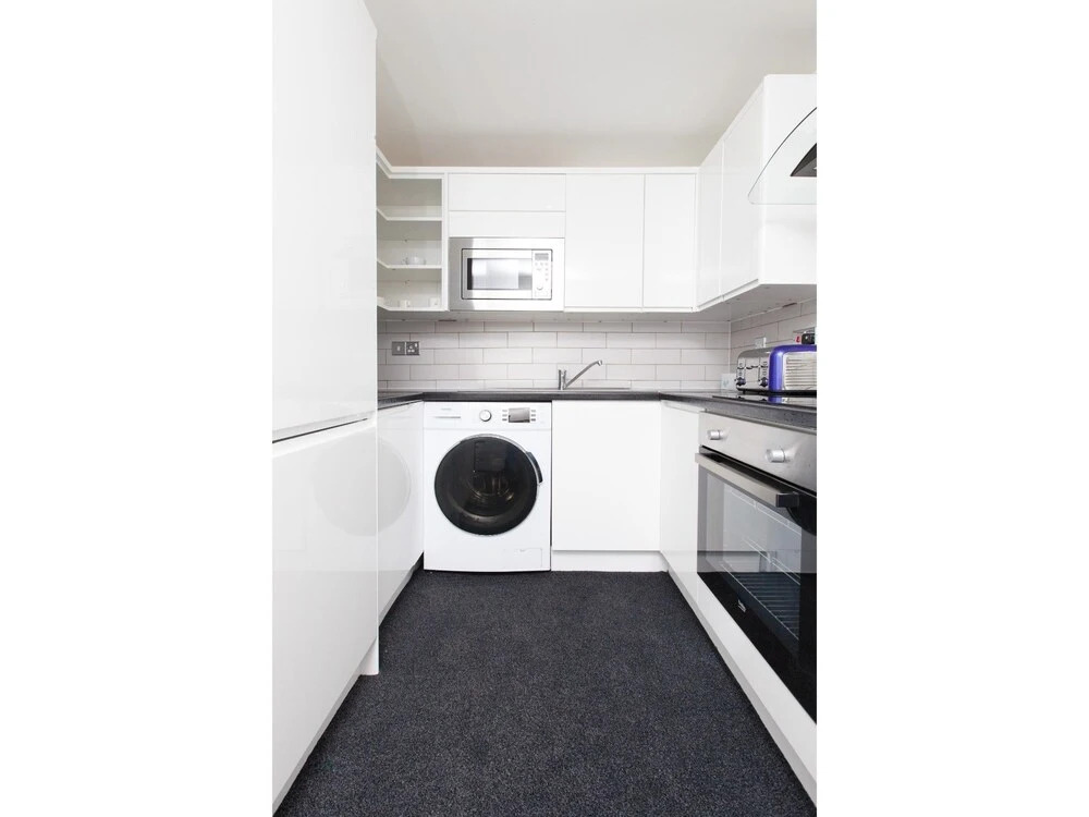 Leith Walk: Lovely Renovated Lower Flat W/parking