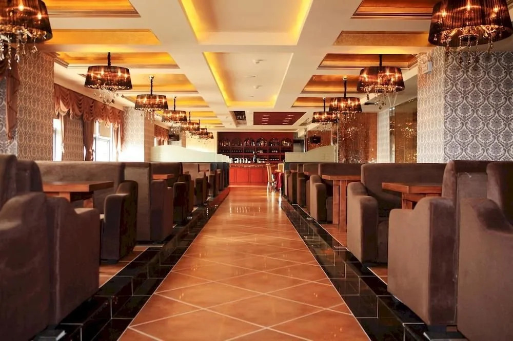 Yinlong Hotel