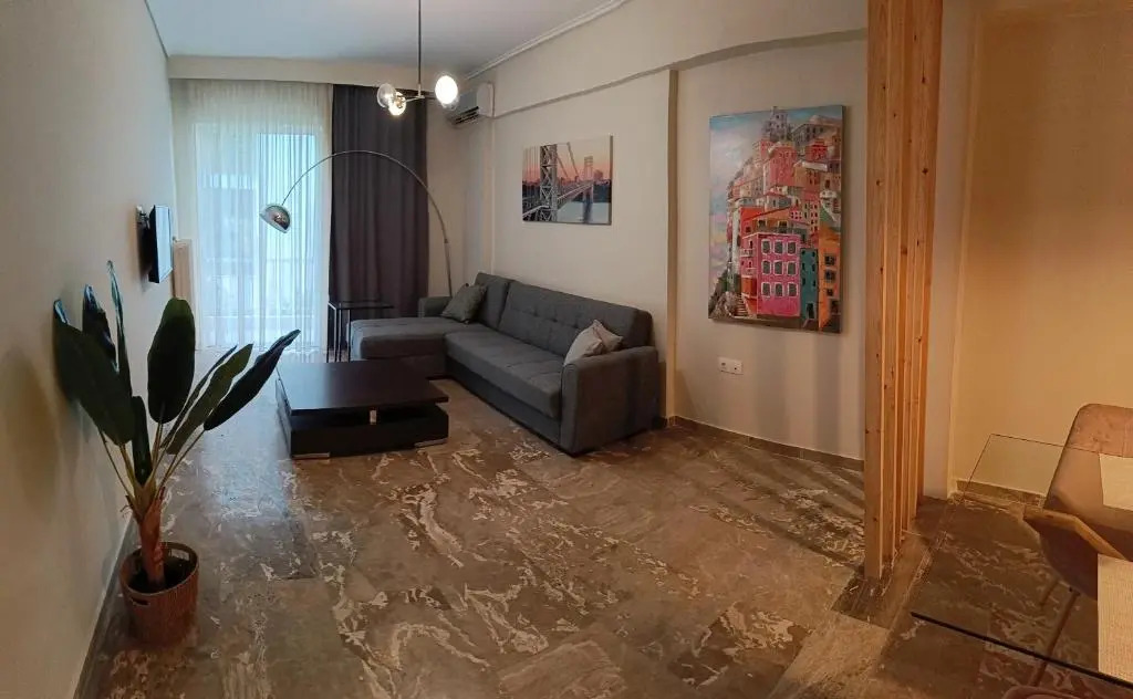 59 Apartment Central Square Kalamata & Parking