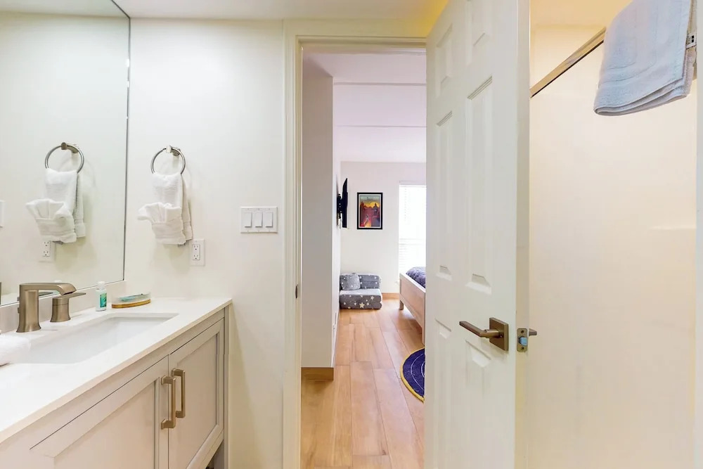 Sweeping View, Luxe Perks: Suntide III - Unit 708