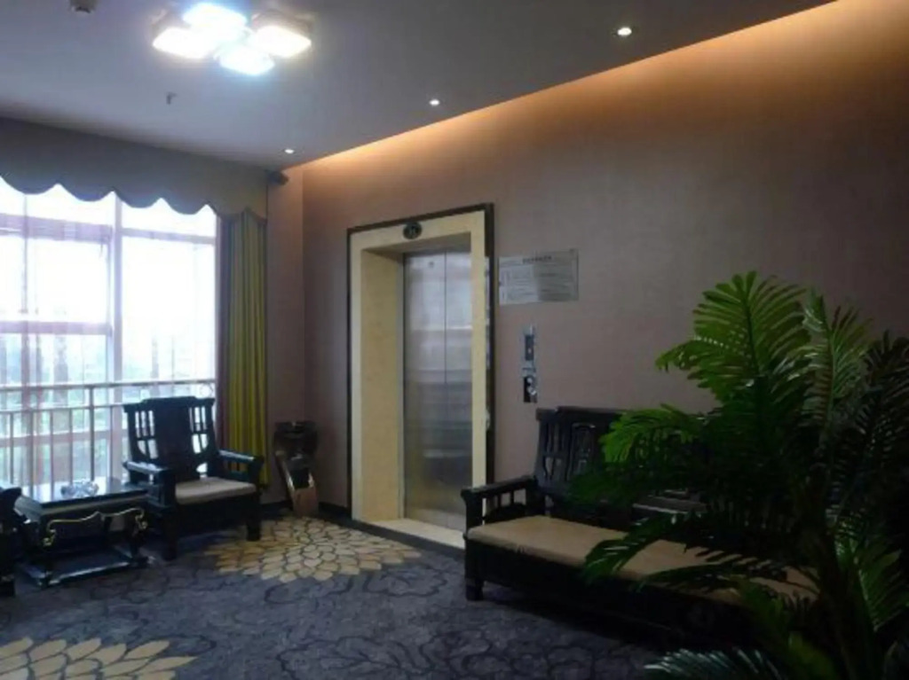 Black Prince Art Hotel (Luzhou Longmatan District Government Store)