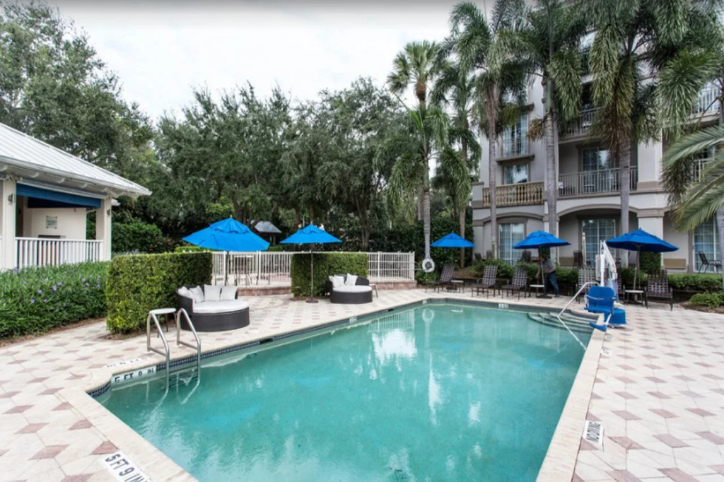 Trianon Bonita Bay Hotel
