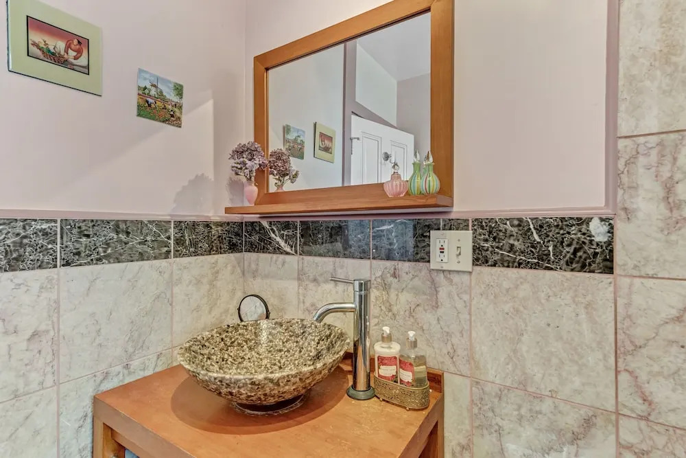 Lush And Warm 2br House In Sonoma 2 Bedroom Home by Redawning