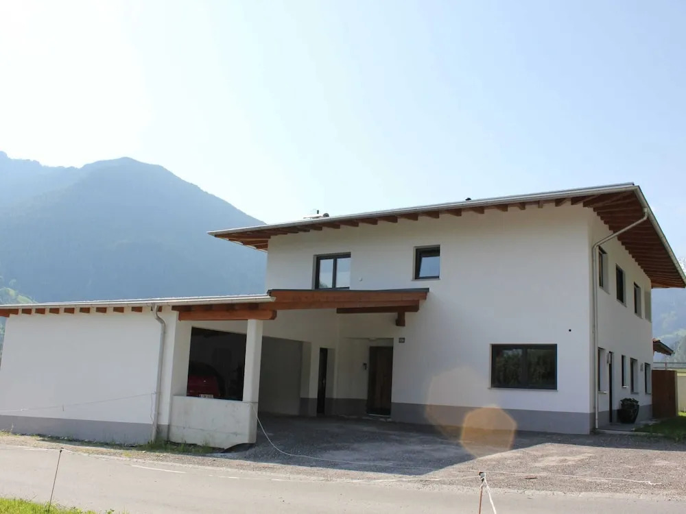 Apartment in Mayrhofen With Garden