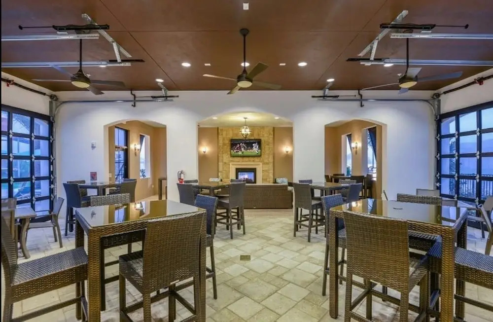 Spacious 8 bedroom home, Windsor at Westside