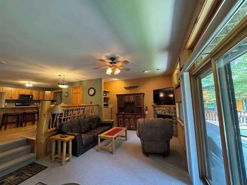 Minocqua Lake Condo B7- 2 Story Rustic Town Home