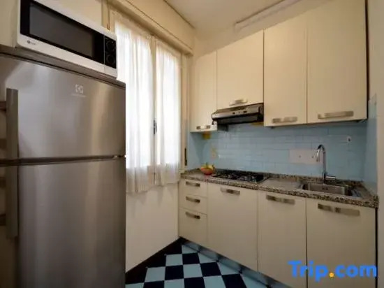 Spacious Apartment 30mt from the Beach