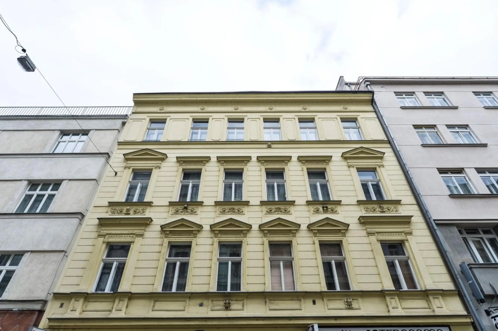 Cosmopolitan Central Prague Apartment