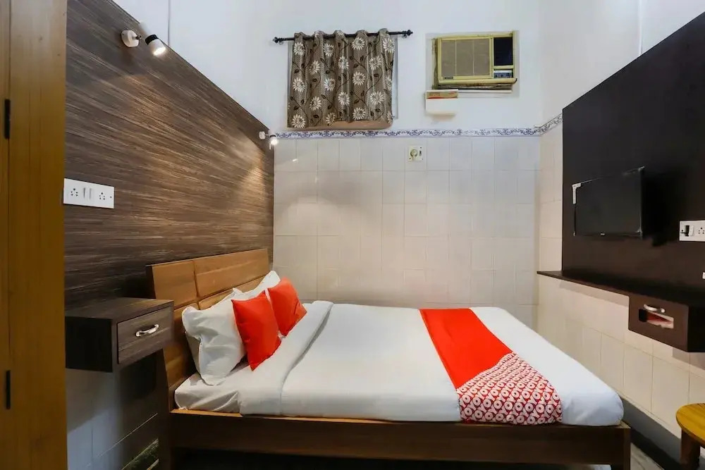 Sree Ganesh Mahal by OYO Rooms