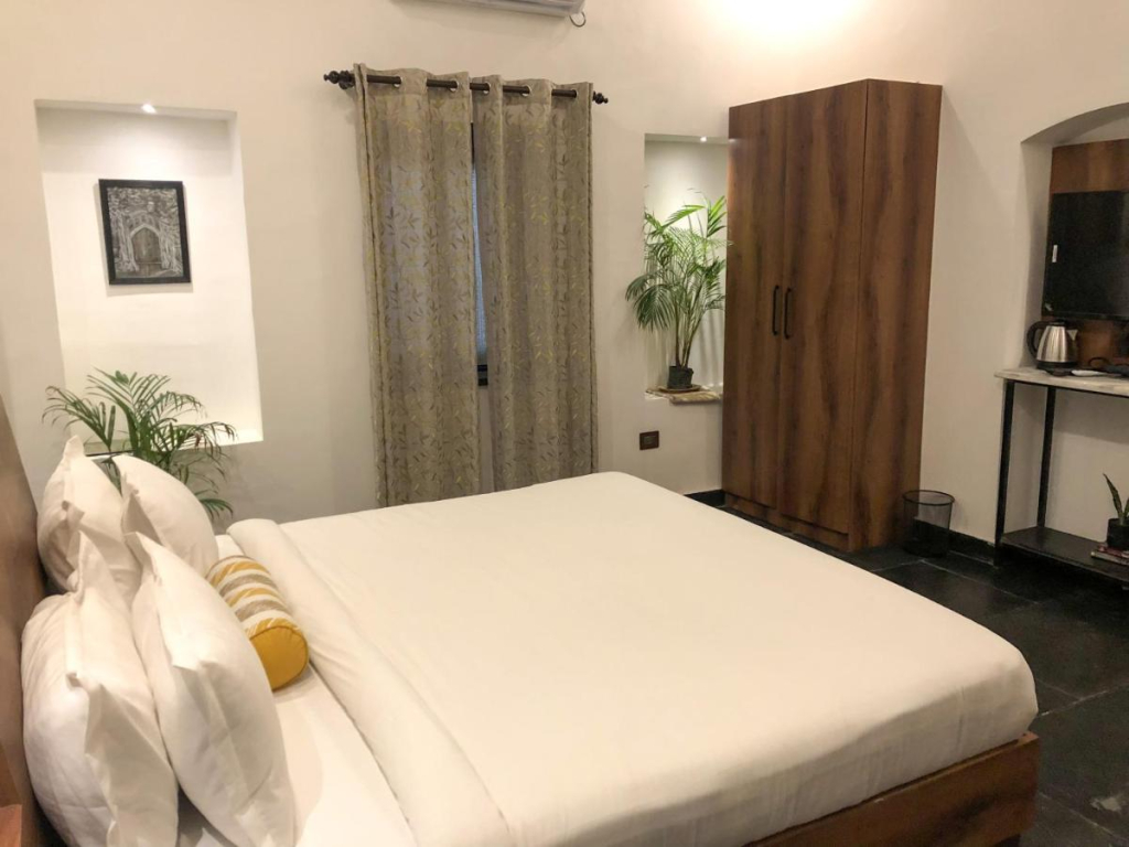 Meeram Ganga - A boutique homestay by the Ganges