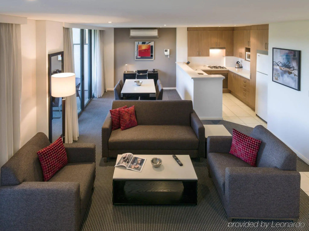Meriton Suites George Street, Parramatta