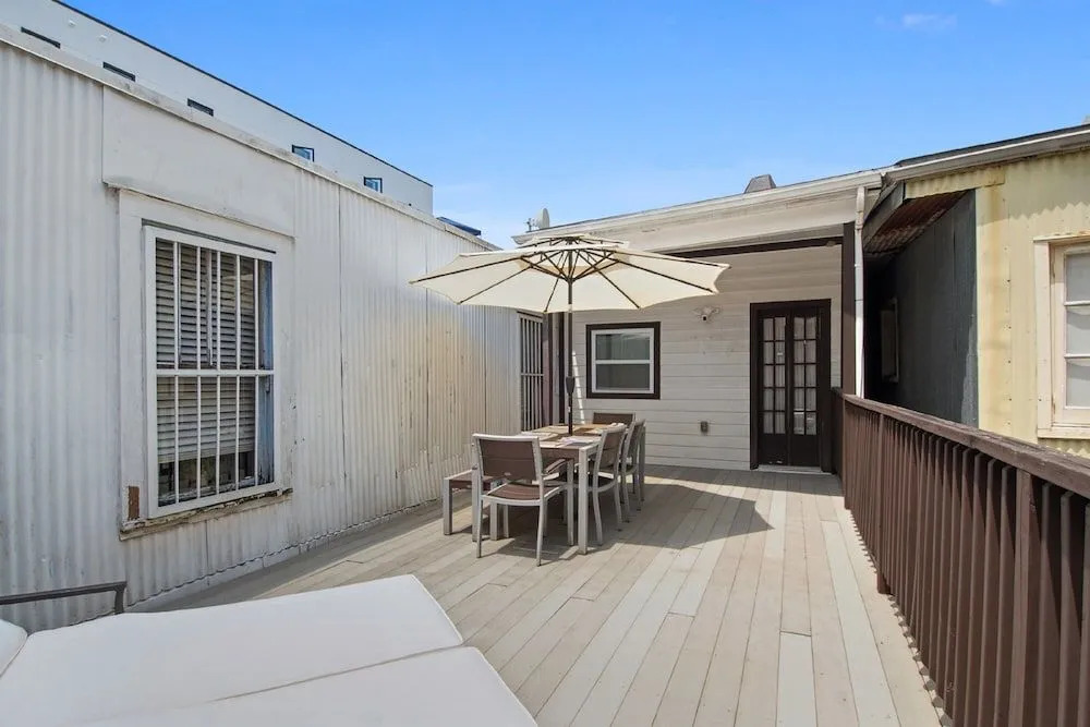 Charming New Orleans Townhouse Near All City Hot Spots