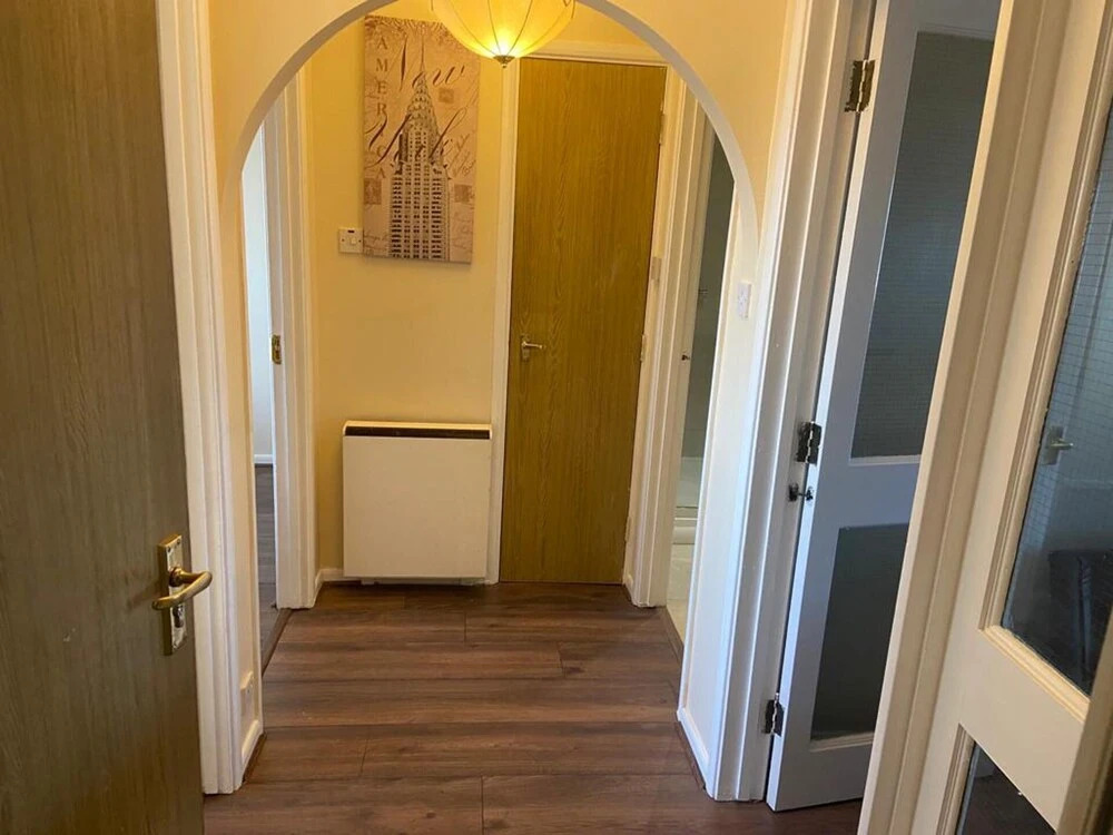 Cozy Two Bedroom Apartment Located in Gravesend