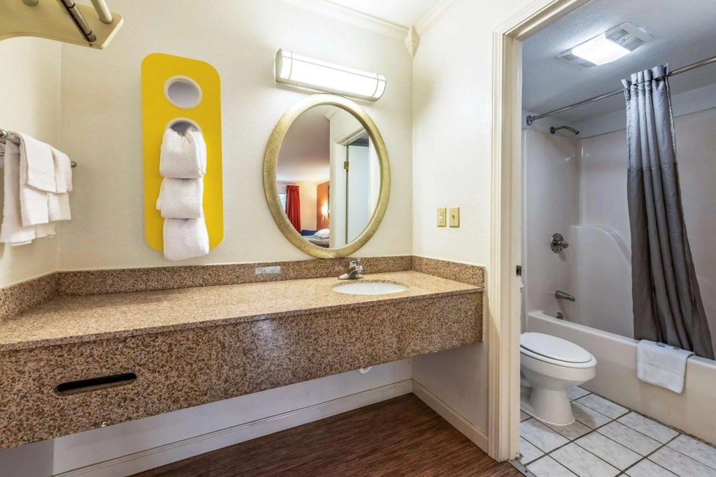 Motel 6-Gatlinburg, TN - Smoky Mountains