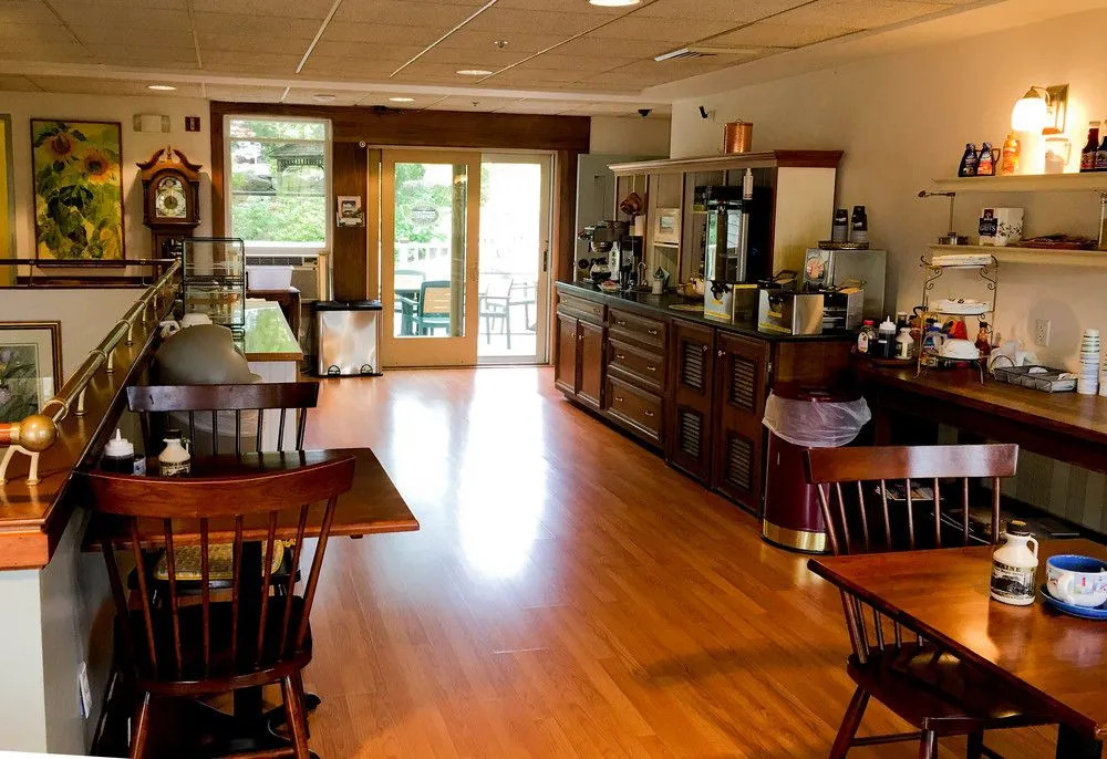 Camden Riverhouse Hotel and Inn