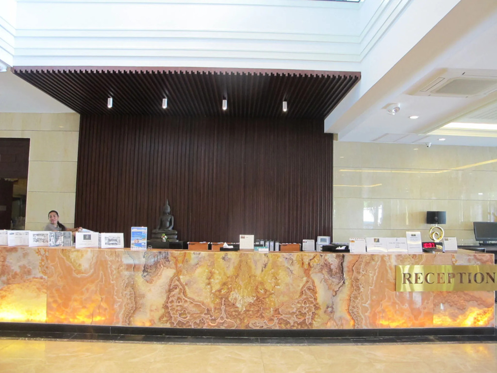 March Hotel