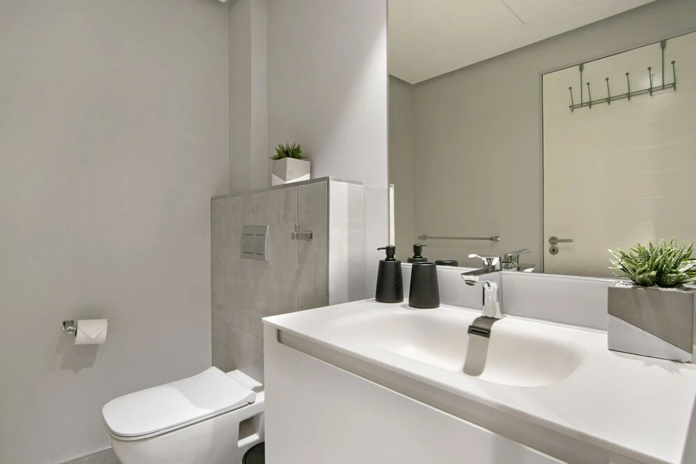 16 On Bree - Unit 1808