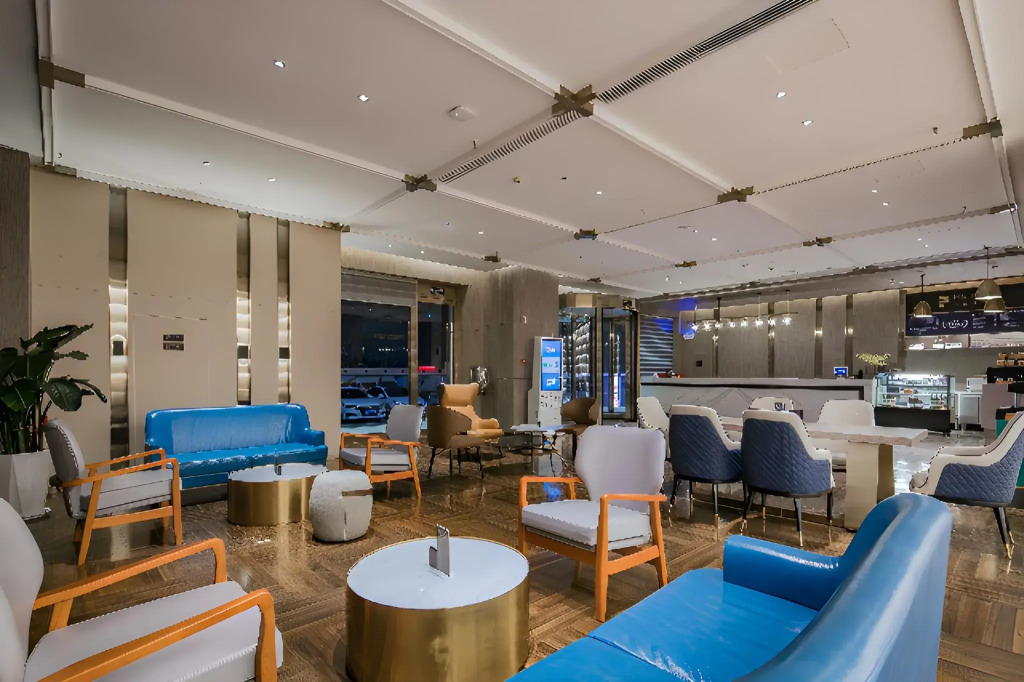 Echarm Plus Hotel (Xi'an Shirong International Bachenmen Subway Station)
