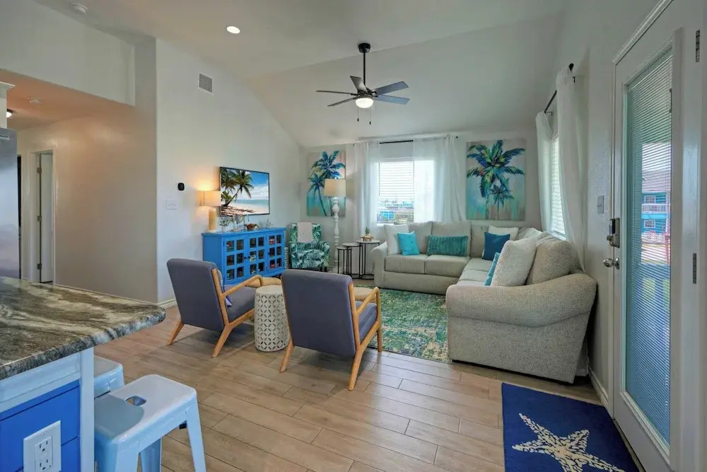 Mins to Beach + Private Pool Golf Cart Zone Game Room Sleeps 12