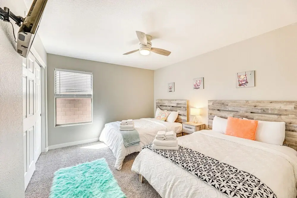 Centrally Located Gilbert Home: Patio & Grill!