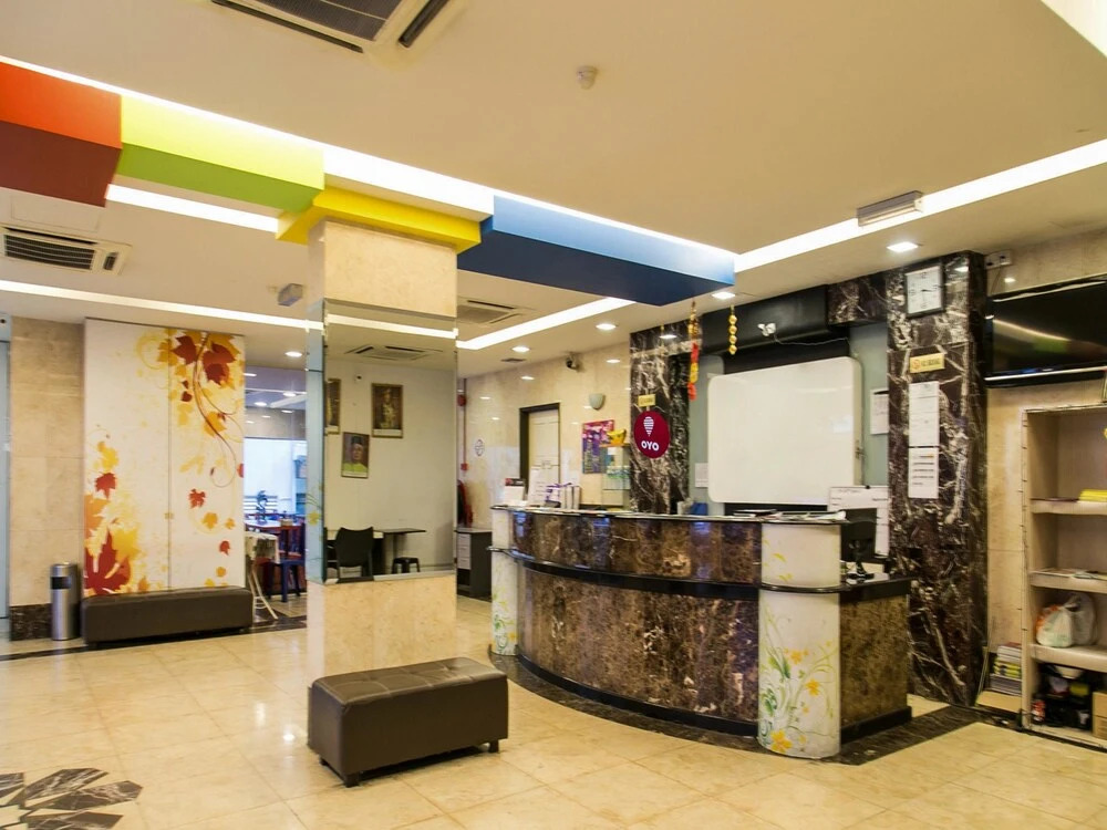 OYO 204 I Biz Hotel