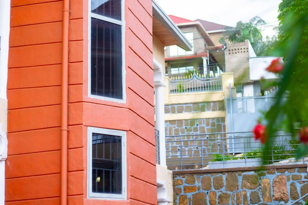 Inviting 6-bedrooms Apartment in Kigali