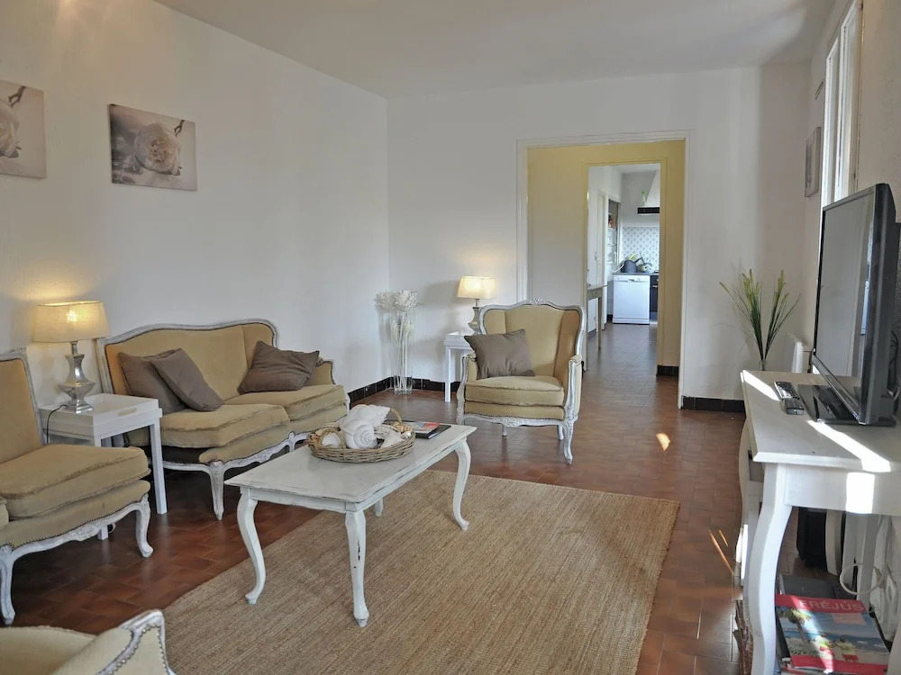 Villa in Fréjus with Pool near Beach