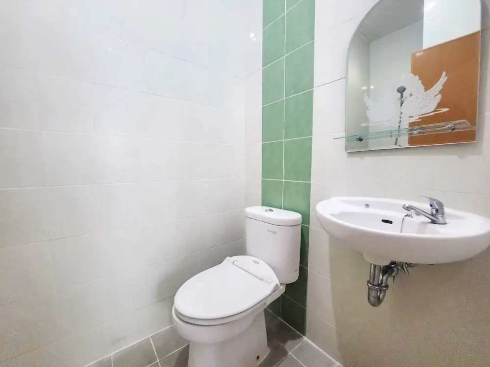 Hotel O Tangerang Near Supermall Karawaci Formerly Bromo 18