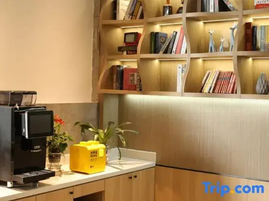 Starway Hotel (Shenyang Tiexi Baogong Street Subway Station)