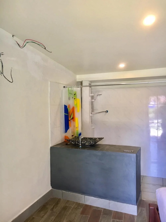 FARAWAY SUITES