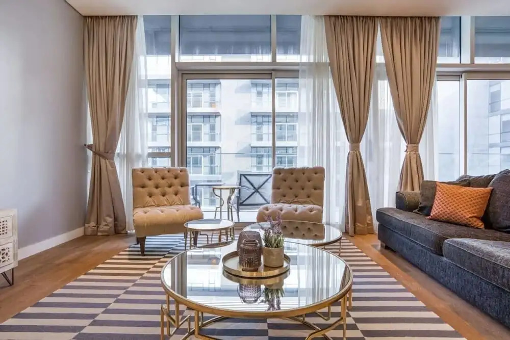 Luxurious, Vast & Airy Apartment in City Walk