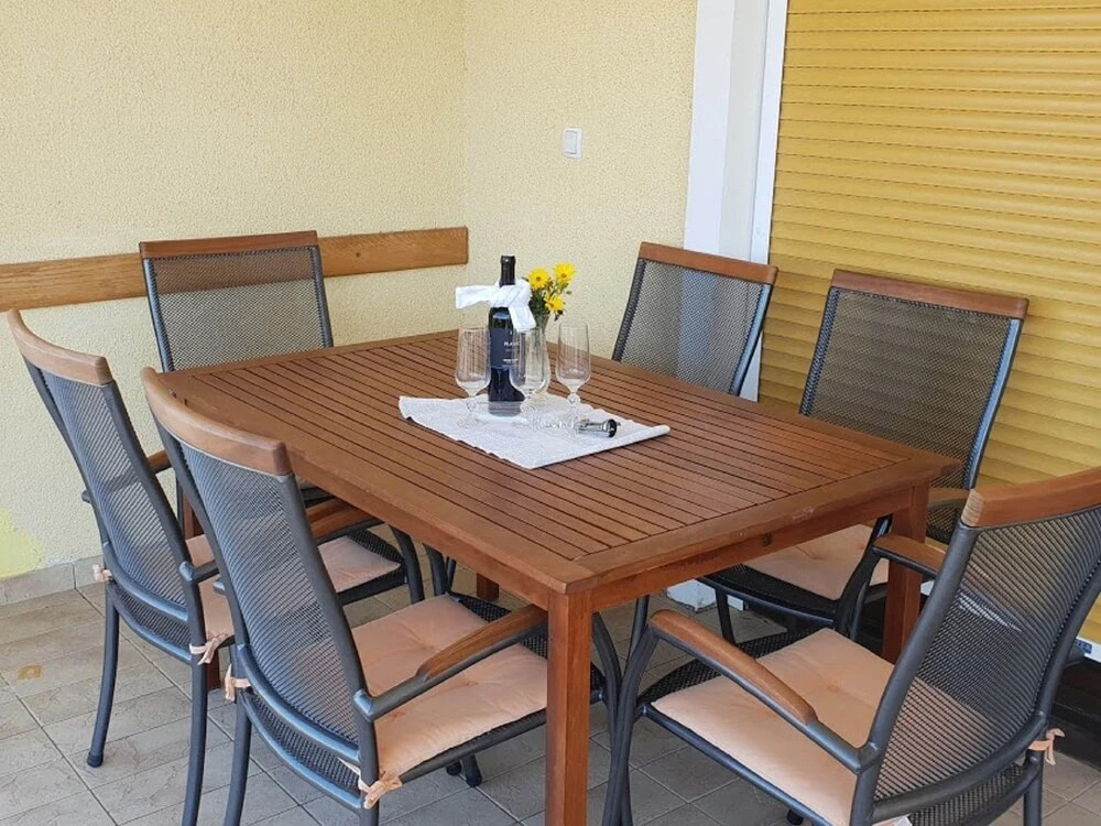 Spacious Apartment in Selce With Sea View