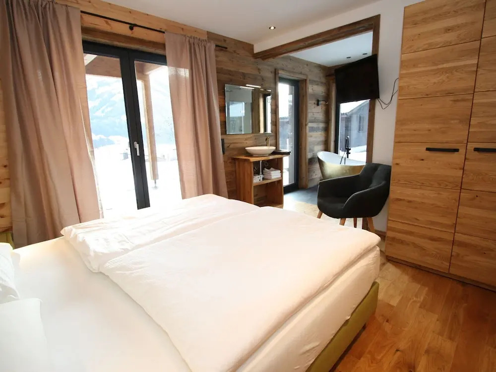 Gorgeous Chalet in Niedernsill with Garden