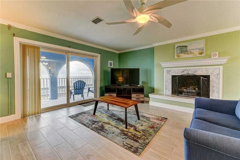 Island Retreat, Beach Front, 4 Bedrooms, Sleeps 12