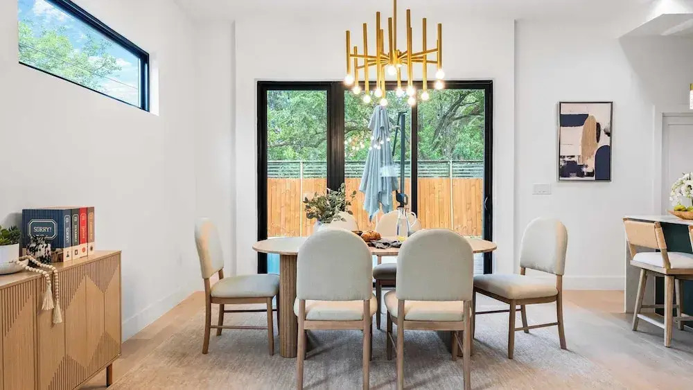 Stylish Home With Firepit & Balcony Steps From Austins Best Near Rainey St, Lady Bird Lake & Downtown The Ashlee by Avantstay
