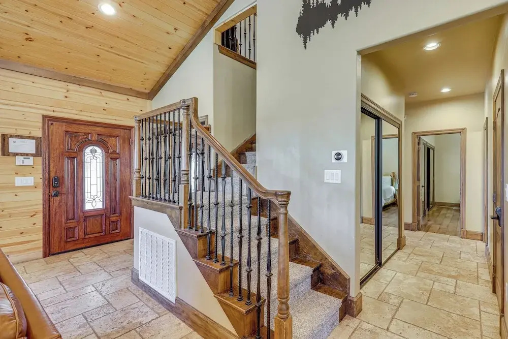 Walkable Big Bear Lake Home w/ Private Hot Tub!