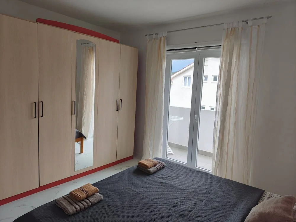 Apartments Luka
