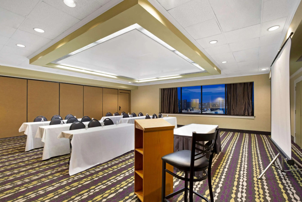 La Quinta by Wyndham Springfield