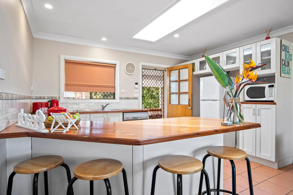 Blue Haze- Pet friendly- Big outdoor living area with a BBQ