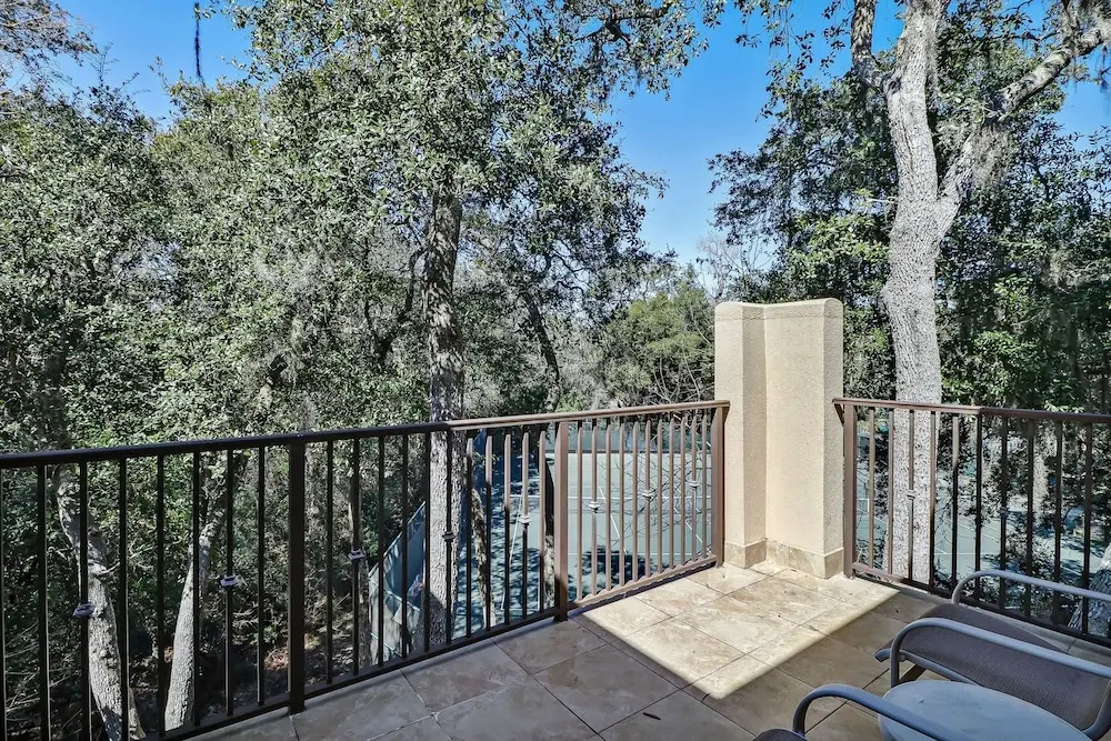Home Near Beach With Free Wifi, Shared Pool, Central AC, Private W/D