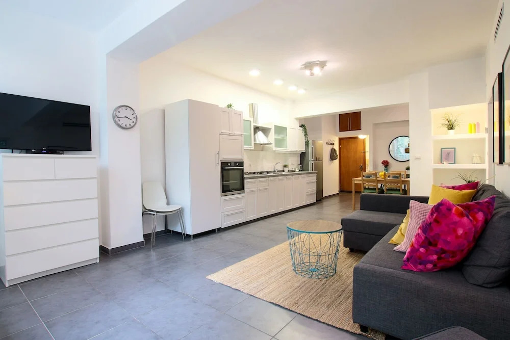Gorgeous Gordon Getaway 3BR Near Sea