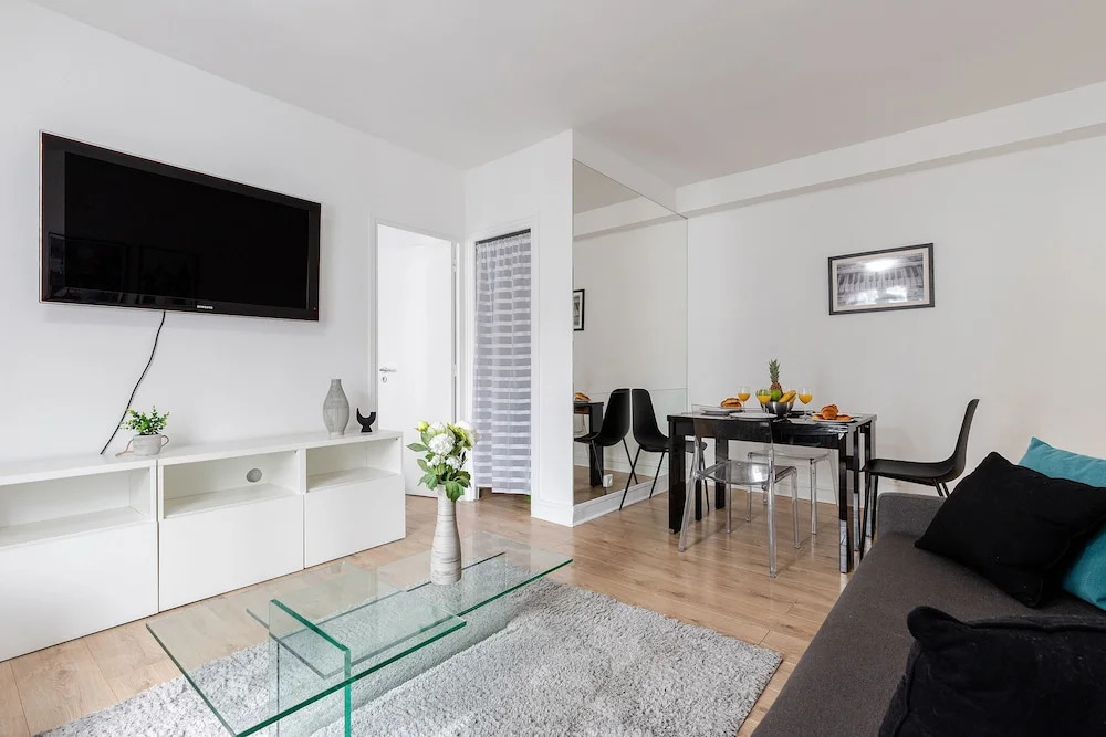 Eiffel Tower - Bir Hakeim Apartment