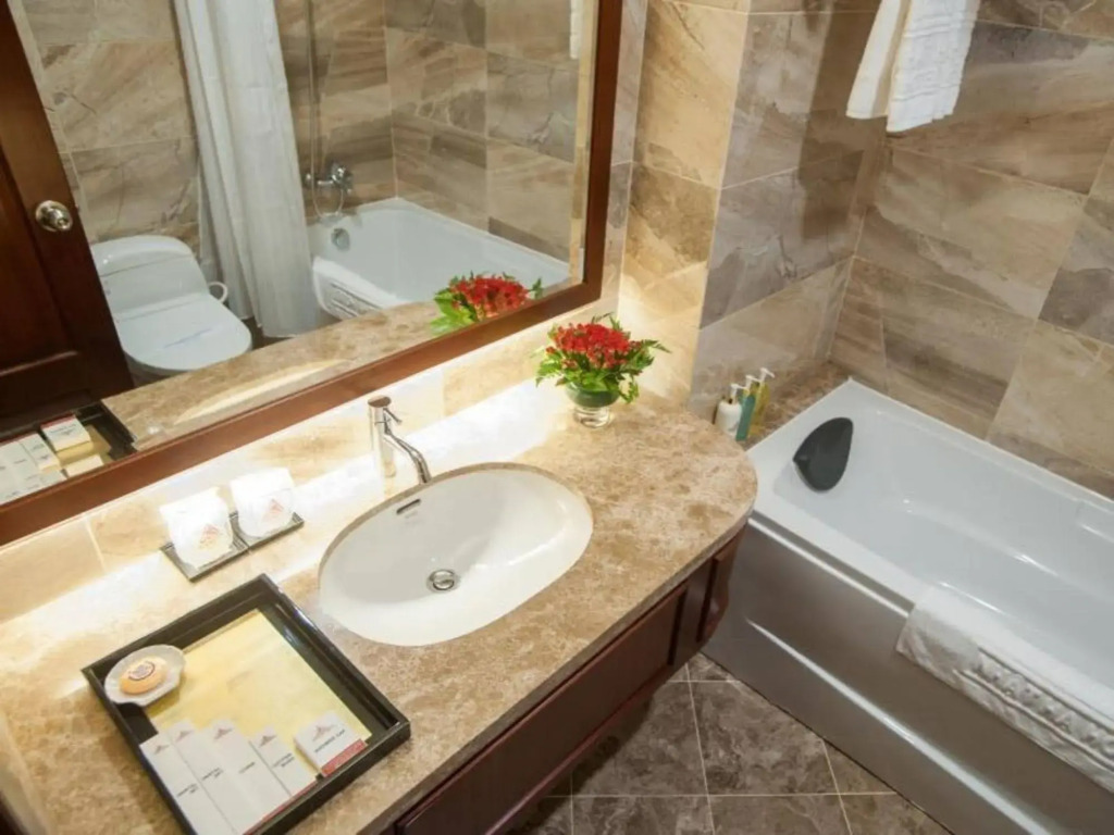 Отель Nhat Ha Maison