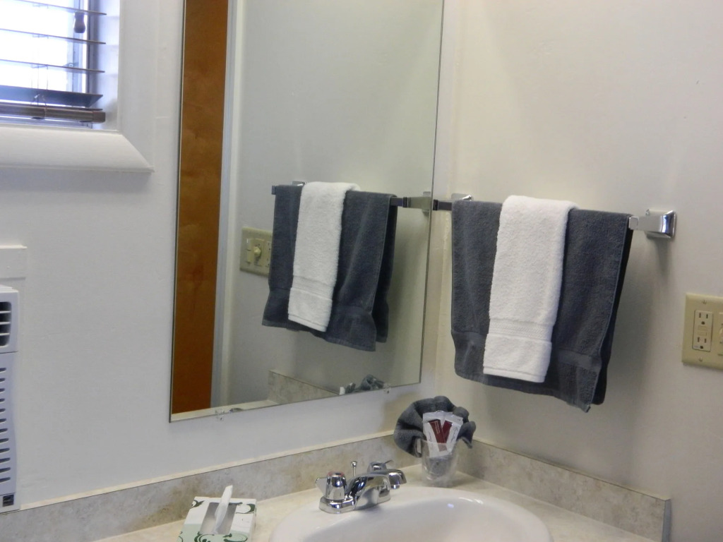 Country Motor Inn