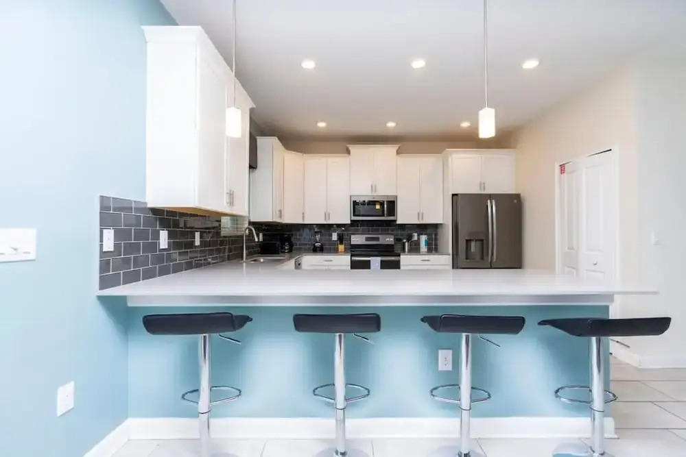 8912 Amazing 6BD Home